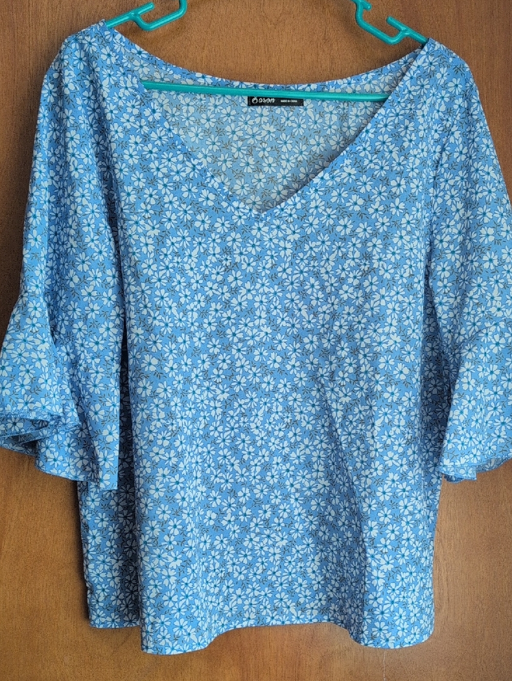 XL Blue Floral V-Neck Women's Top
